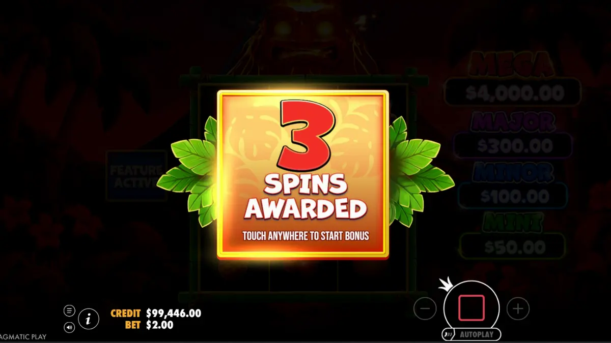 Interface do slot Super Tiki Strike com tema tropical e grade 3x3